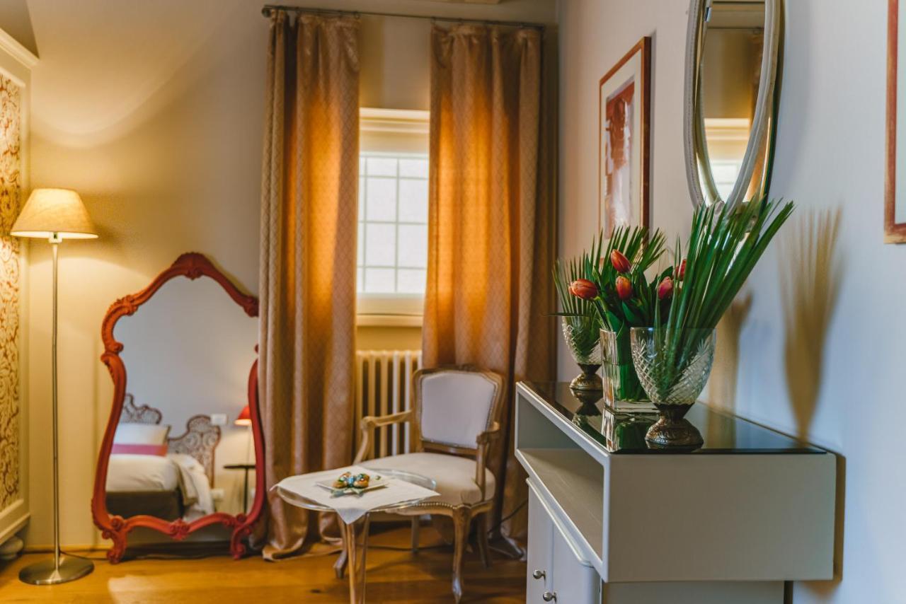 Duchess Boutique De Charme Bed & Breakfast Florenţa Exterior foto